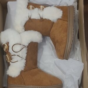 Brown Suede Boots with Faux Fur Trim